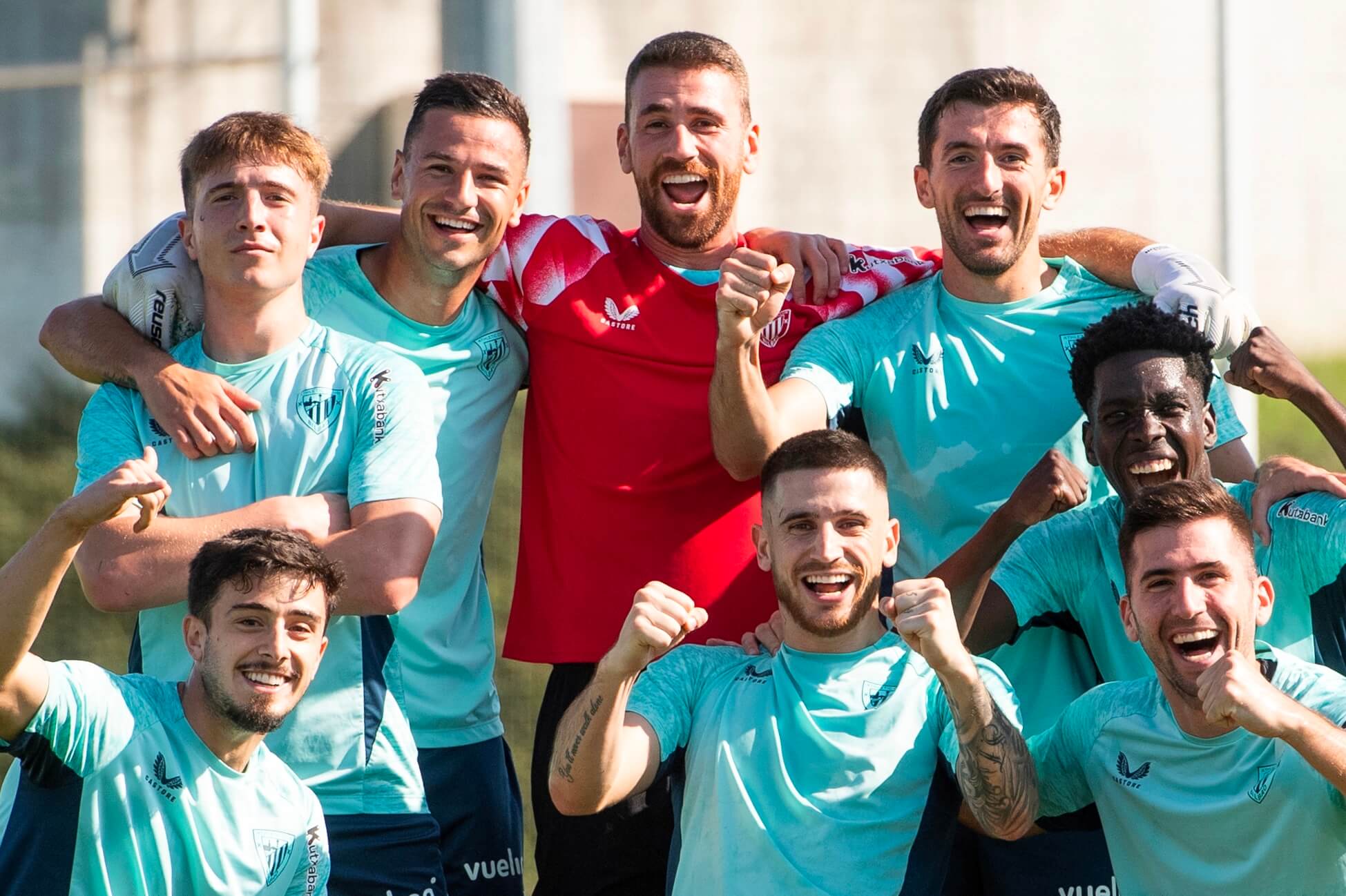Buen rollo en un entrenamiento del equipo en Lezama (Foto: Athletic Club).