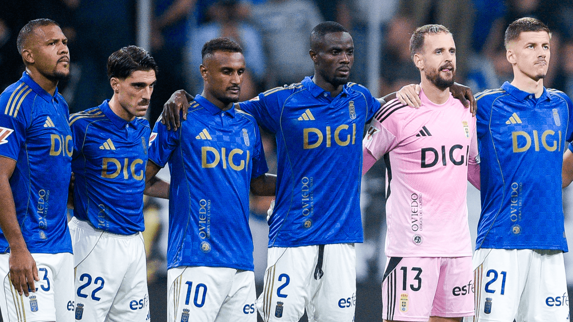 Los jugadores del Real Oviedo, antes de medirse al Espanyol (Foto: RO).