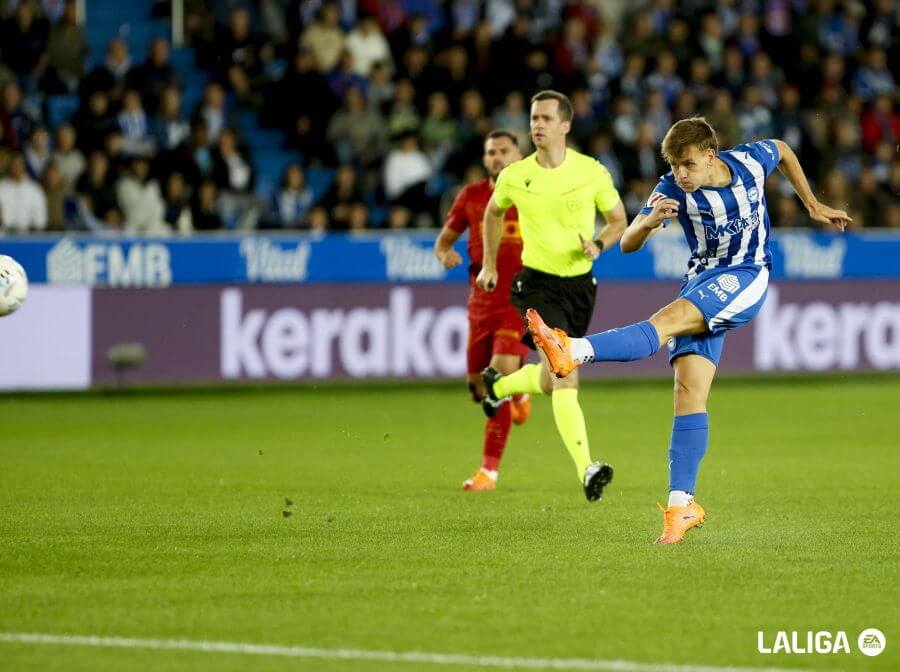 Thierry ante el Alavés (Foto: LALIGA)