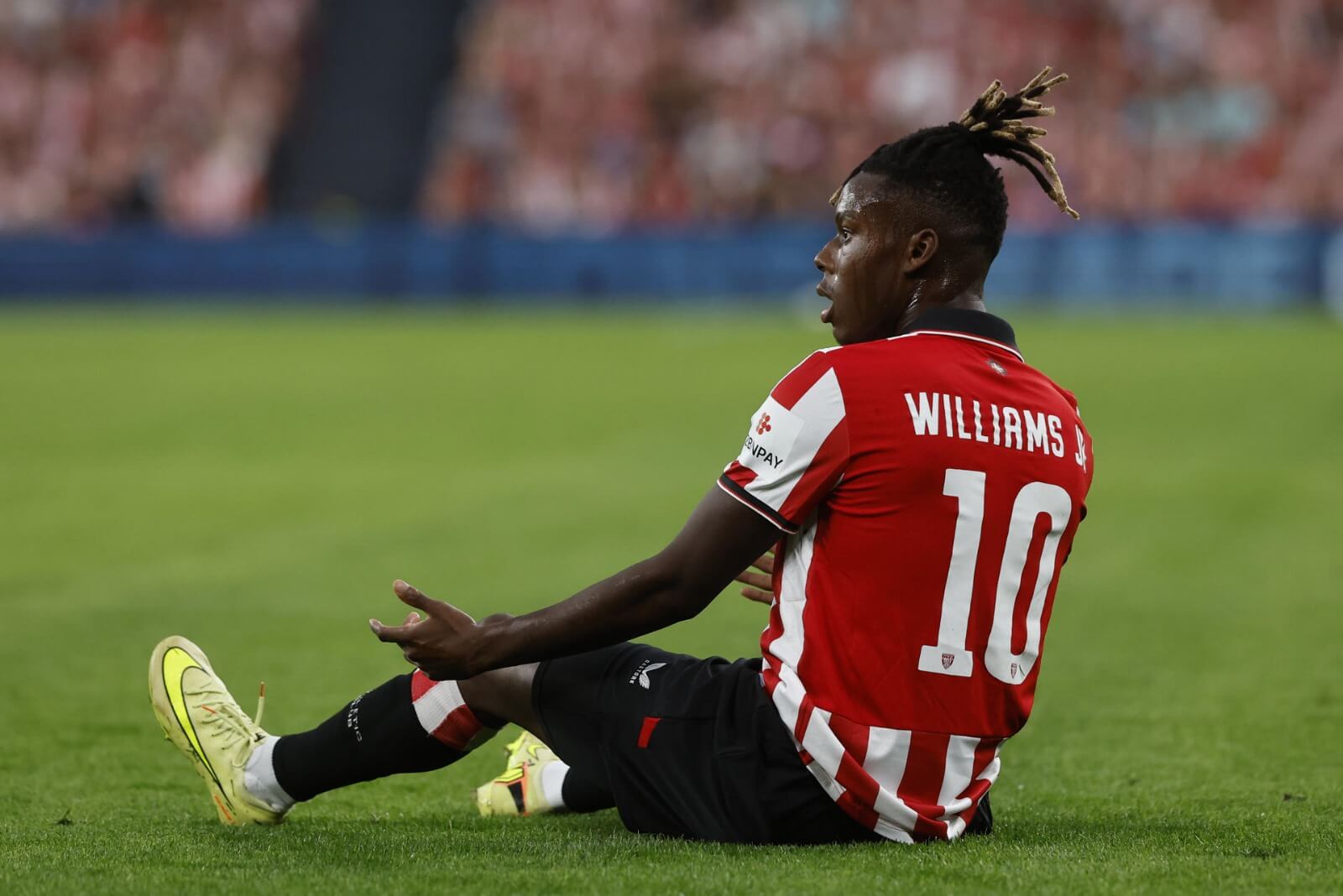 Nico Williams, caído ante el Qarabag en la Champions League (Foto: EFE).