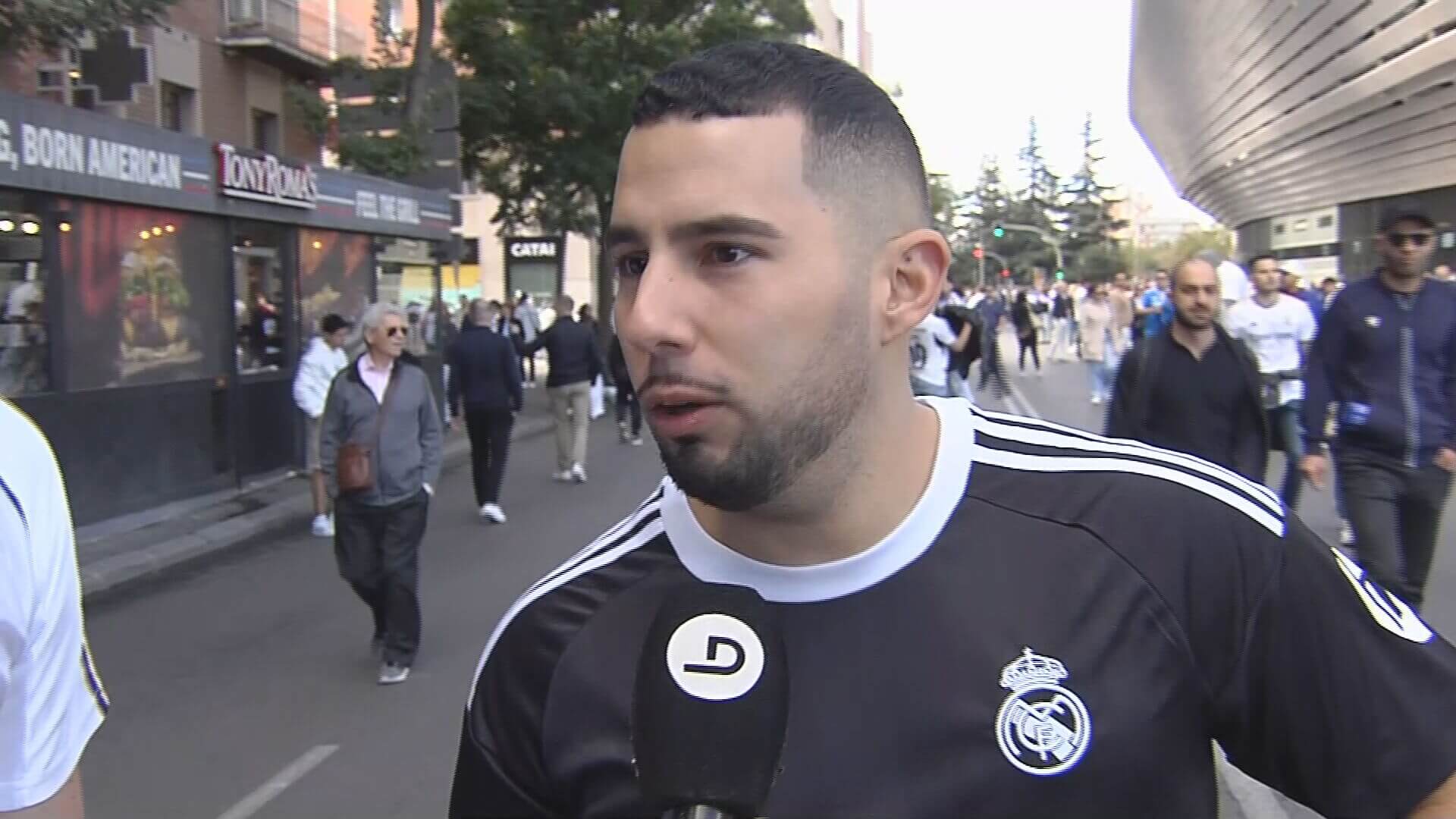 Aficionado del Madrid antes del Clásico (ElDesmarque)
