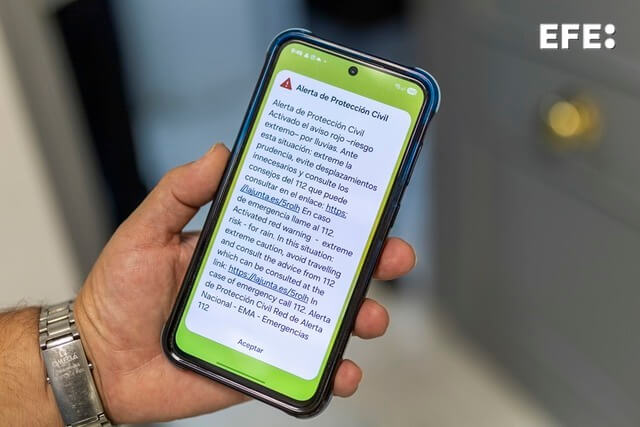 La alerta que llegó a los móviles de los onubenses (Foto: EFE)