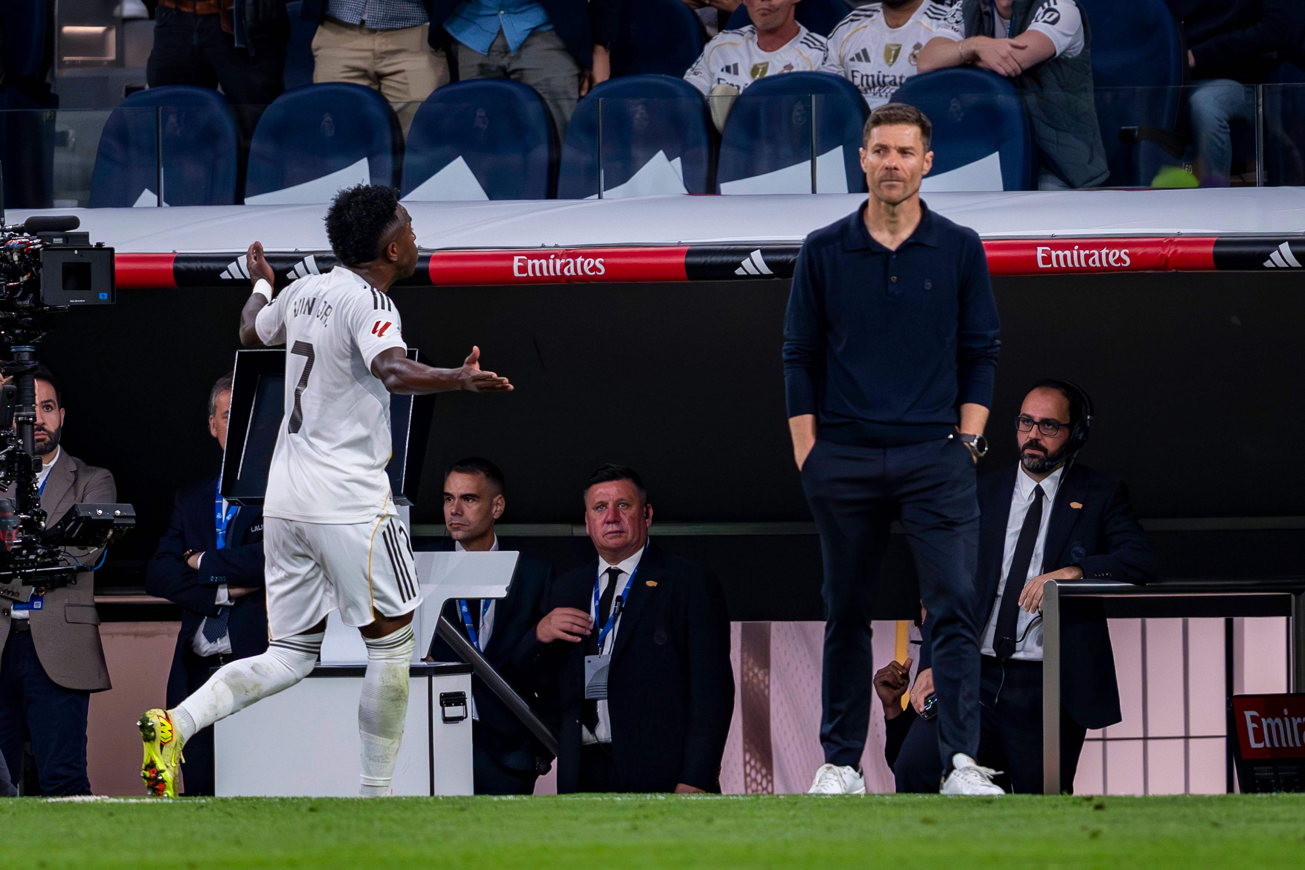 Vinicius y Xabi Alonso en su polémica en el Clásico (Cordon Press)