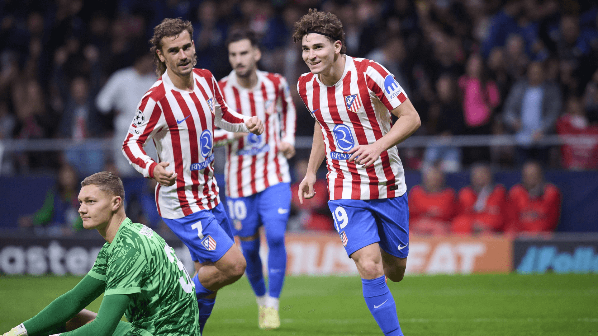 Julián Álvarez celebra su gol en el Atlético-Union SG (Foto: Cordon Press).