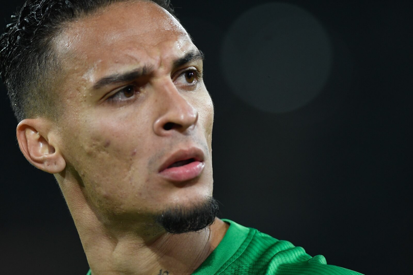 Antony, ante el Lyon (Foto: Kiko Hurtado).