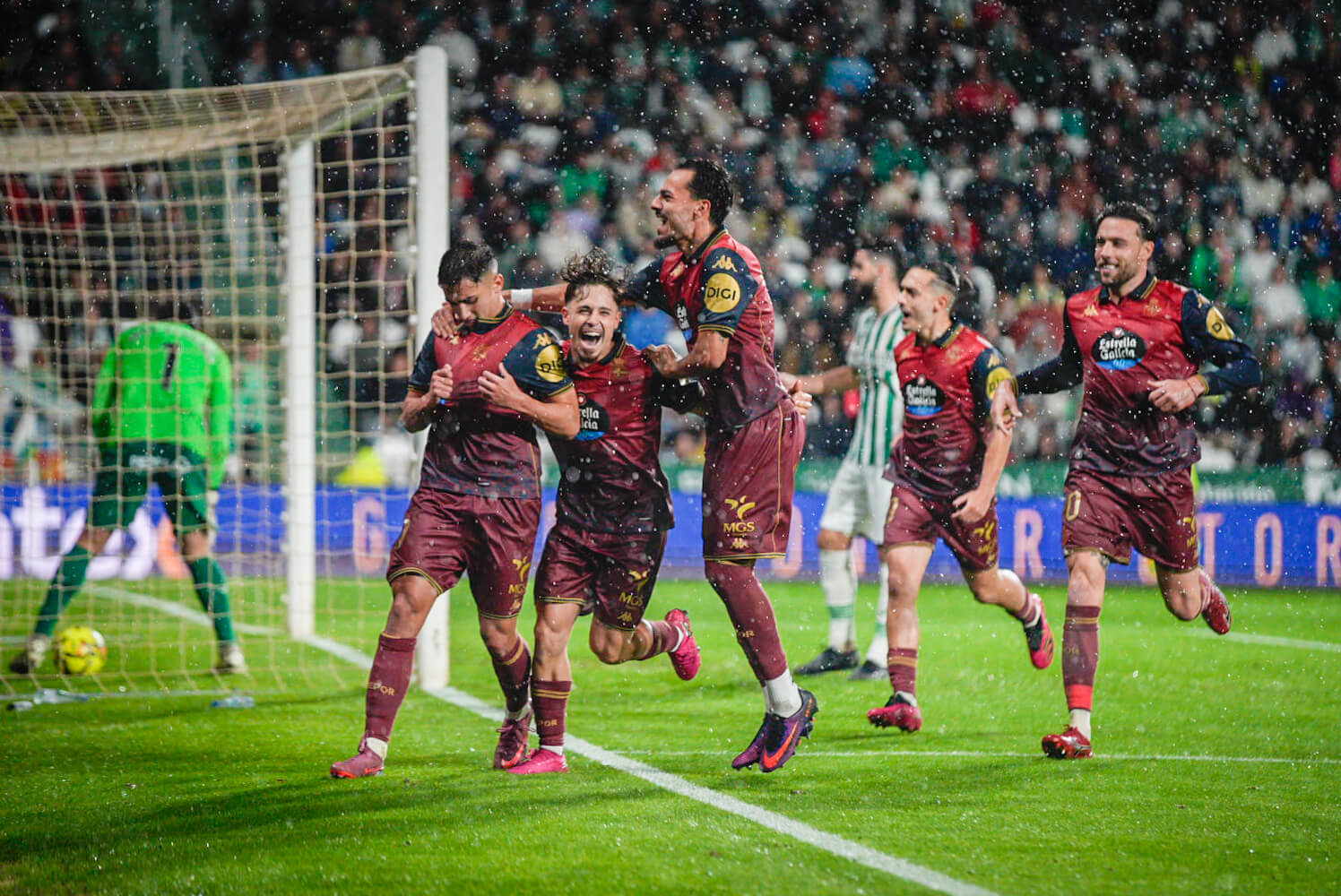Yeremay celebra su gol en el Córdoba-Deportivo (Foto: LALIGA).