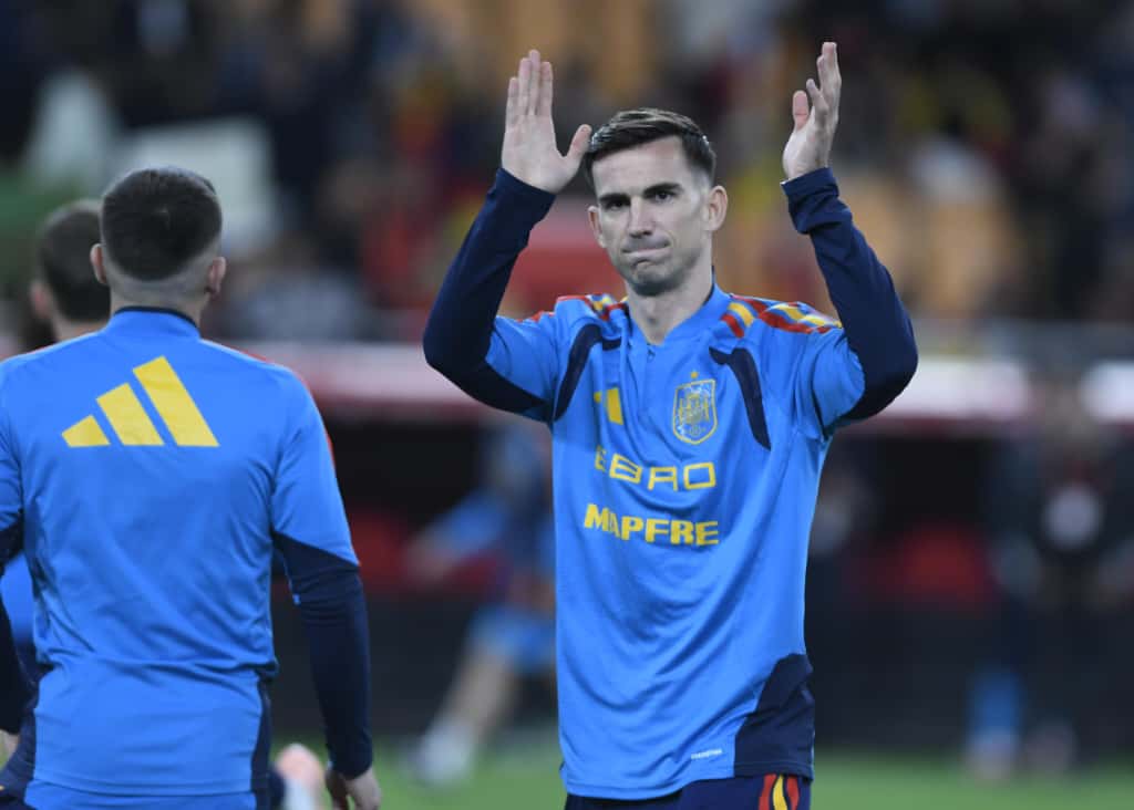 Fabián, calentando para el España-Turquía (Foto: Kiko Hurtado).