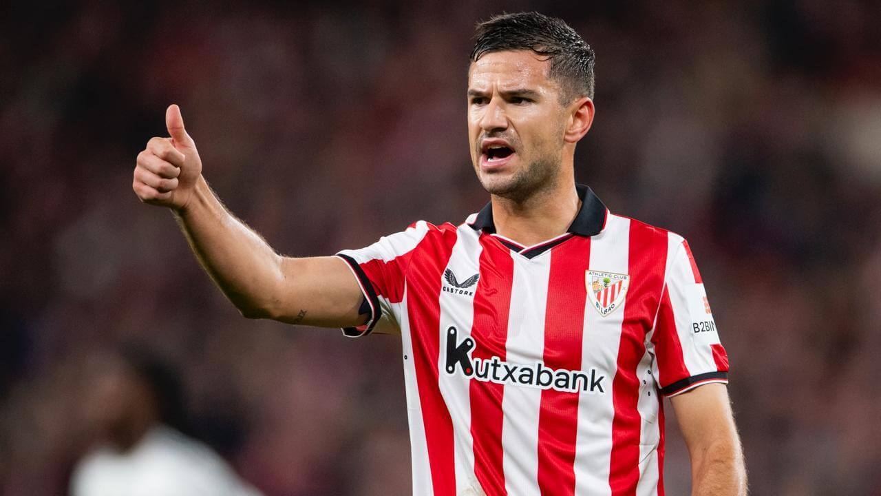 Gesto de Gorka Guruzeta en San Mamés ante el Real Madrid (Foto: Athletic Club).