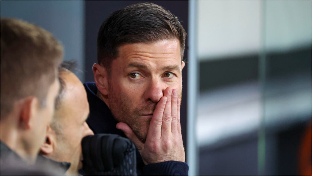 Xabi Alonso, en el banquillo.