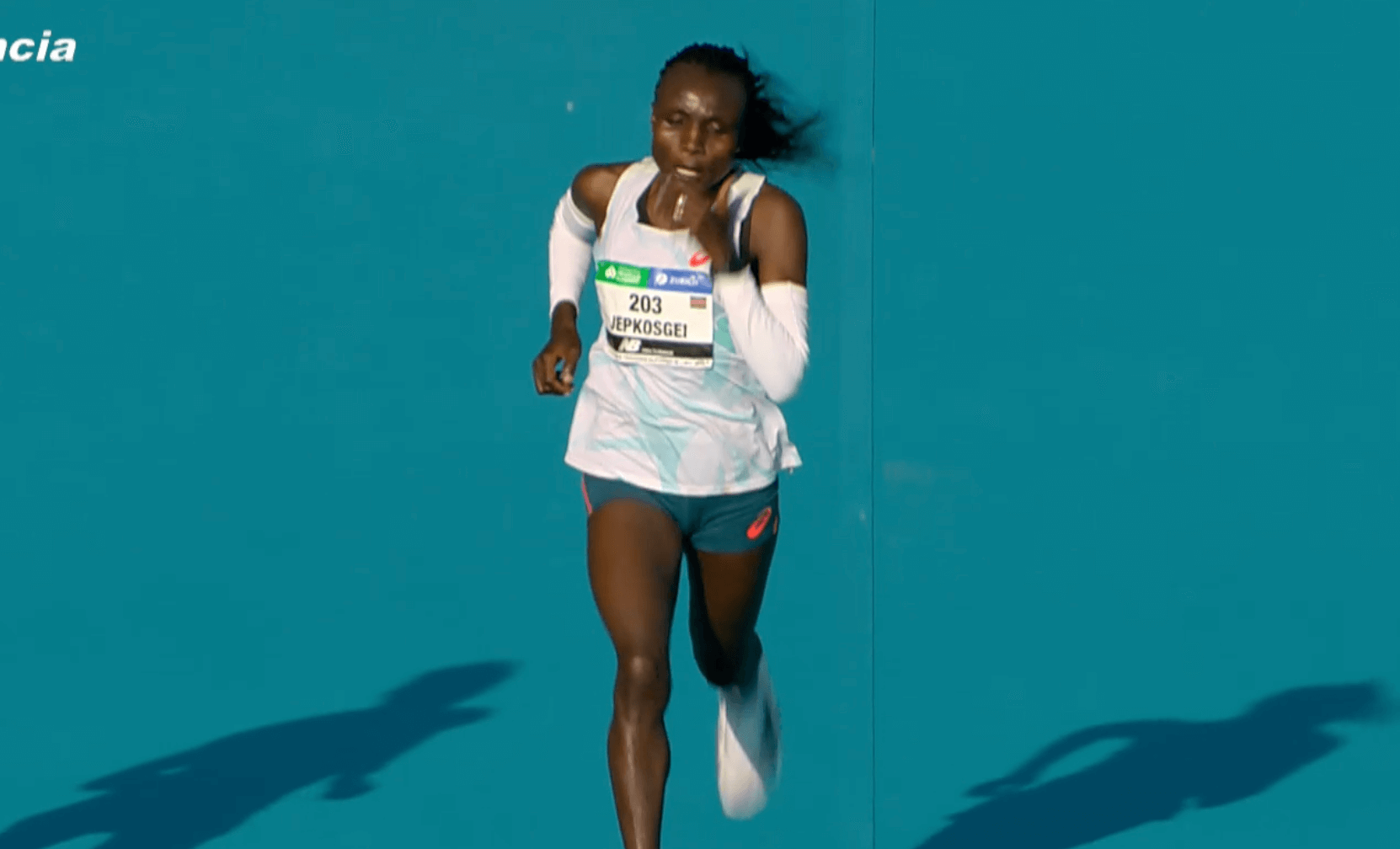 Joyciline Jepkosgei gana el Maratón Valencia 2025