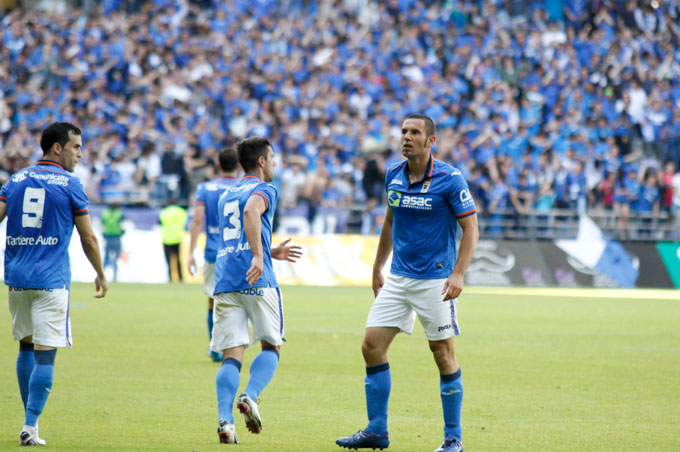 Diego Cervero, Miguel Linares y Dani Bautista, tras el gol anotado al Cádiz CF. Fuente: Real Oviedo.