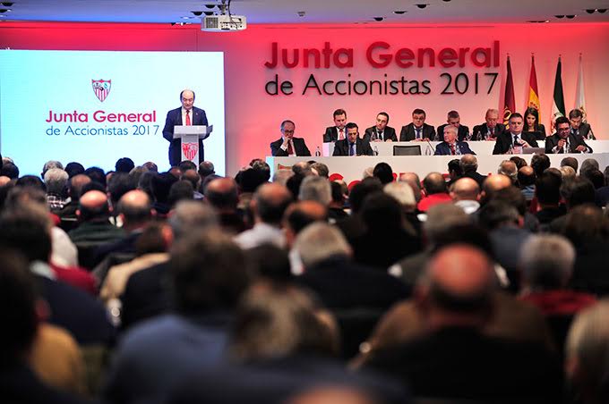 Junta de accionistas del Sevilla 2017. (Foto: Kiko Hurtado).