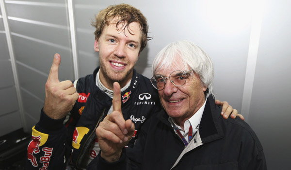 Vettel, celebrando el título con Bernie.
