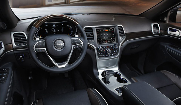 Interior del Jeep Grand Cherokee de 2014.