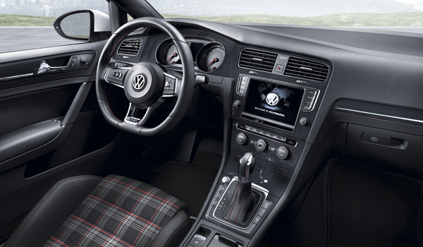 Interior del Volkswagen Golf GTI.
