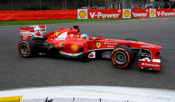 Alonso, rodando en Spa.