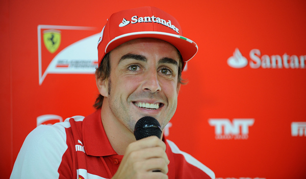 Alonso, atendiendo a la prensa.