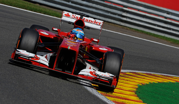 Alonso, rodando en Spa.