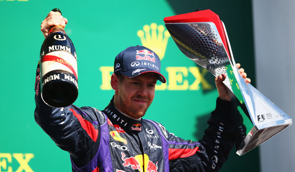 Vettel, celebrando el triunfo.