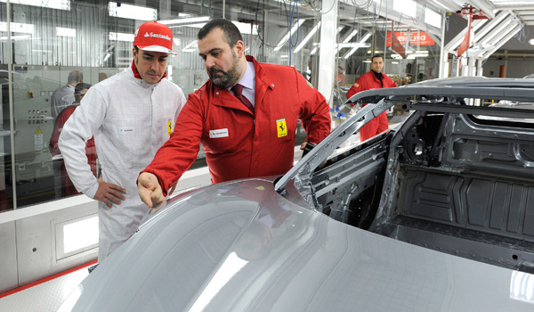 Alonso, en la factoría de Maranello.