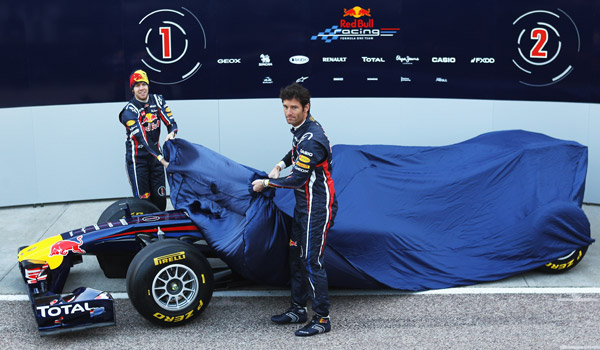 Vettel y Webber presentando su coche de 2011.
