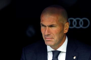 Zidane, en el banquillo durante el Real Madrid-Éibar.