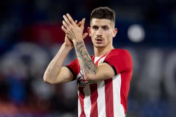 Aplausos de Oihan Sancet ante el Getafe en el Coliseum (Foto: Athletic Club).