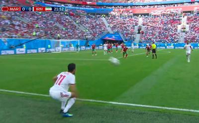 Vahid Amiri va a sacar de banda en el Marruecos-Irán del Mundial de Rusia 2018.