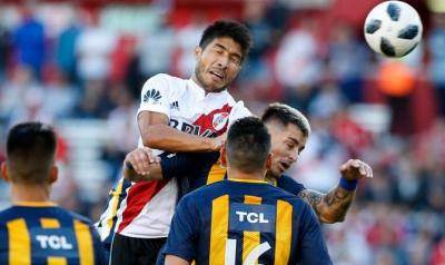 Luciano Lollo, con River en un partido.