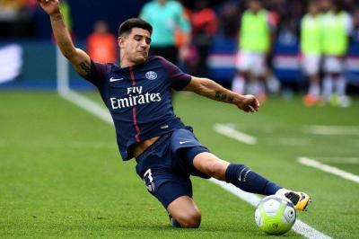 Yuri Berchiche en su etapa en el PSG.