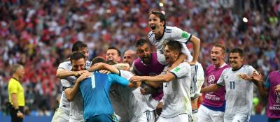 Los jugadores de Rusia celebran el pase ante España. 