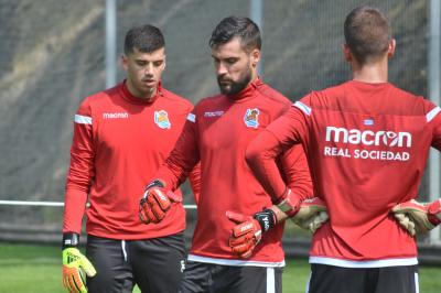 Rulli, Moyá y Zubiaurre entrenando en Zubieta. (Foto: Giovanni Batista)