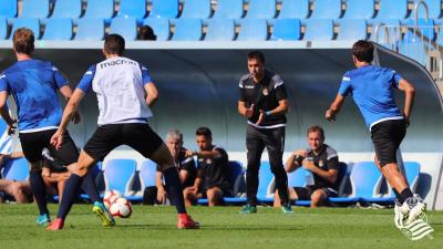Asier Garitano dando órdenes desde la banda (Foto: Real Sociedad)