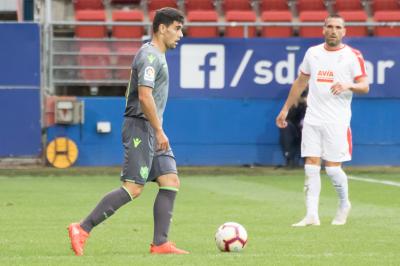 Merquelanz con el balón (Foto: Karlos Aginaga)