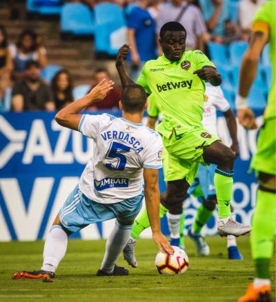 Moses Simon, en su debut de titular ante el Zaragoza (Adolfo Benetó).
