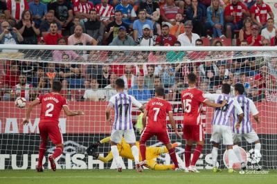 Jordi Masip detiene una ocasión del Girona.