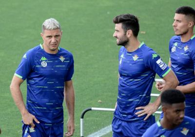 Joaquín y Barragán, durante un entrenamiento del Betis (Foto: Kiko Hurtado).