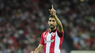 Raúl García se ha acostumbrado a hacer gol en los derbis.
