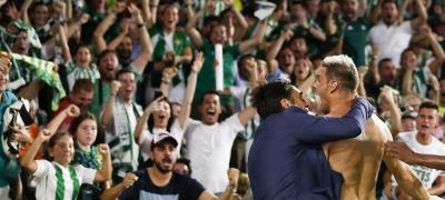 Joaquín celebra su gol en el derbi ante el Sevilla.