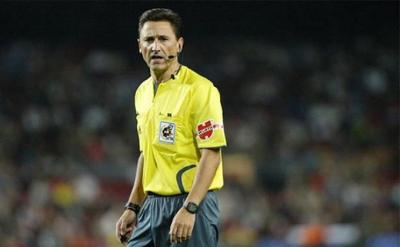 El exárbitro Daudén Ibañez en su etapa e activo.