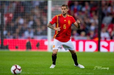 Iñigo Martínez jugó de lateral zurdo ante Inglaterra en Wembley.