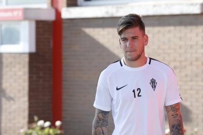 Álvaro Jiménez durante un entrenamiento en Mareo (Foto: Luis Manso).