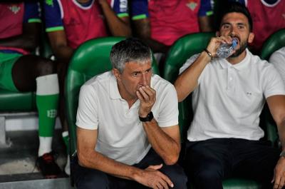 Quique Setién, durante un partido del Betis (Foto: Kiko Hurtado).