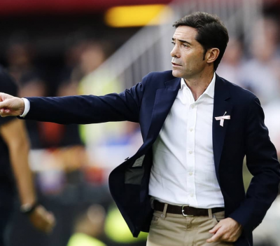 Marcelino quita presión a la delantera