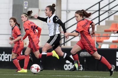 Un lance del Valencia Femenino - Real Sociedad de la temporada pasda. (Foto: Juan Catalán)