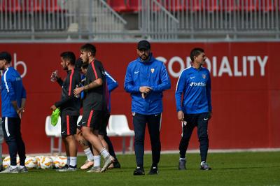 Pablo Machín, en un entrenamiento del Sevilla (Foto: Kiko Hurtado).
