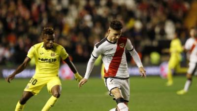 Álex Moreno conduce ante Samu.
