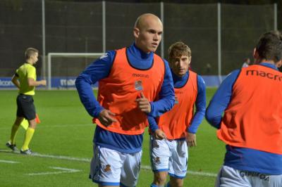 Guridi calentando antes de entrar al campo. (Foto: Giovanni Batista).