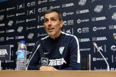 Muñiz, en una rueda de prensa (Foto: Paco Rodríguez).