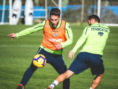 Rochina en el entrenamiento de este domingo. (Foto: Levante UD)